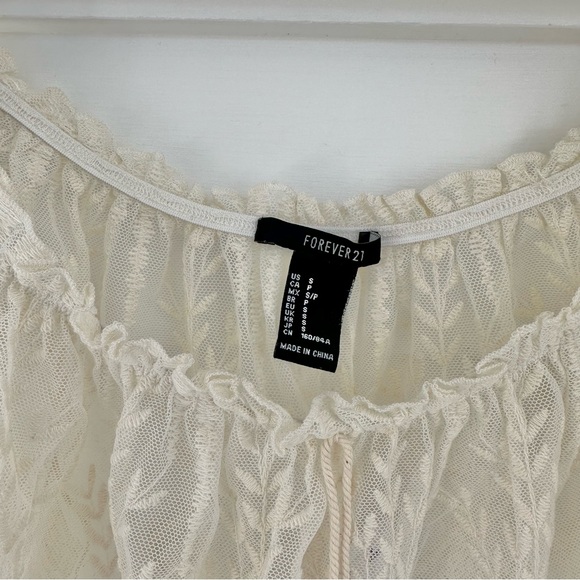 NEW Forever 21 Ivory Lace Peasant Top - Picture 3 of 5